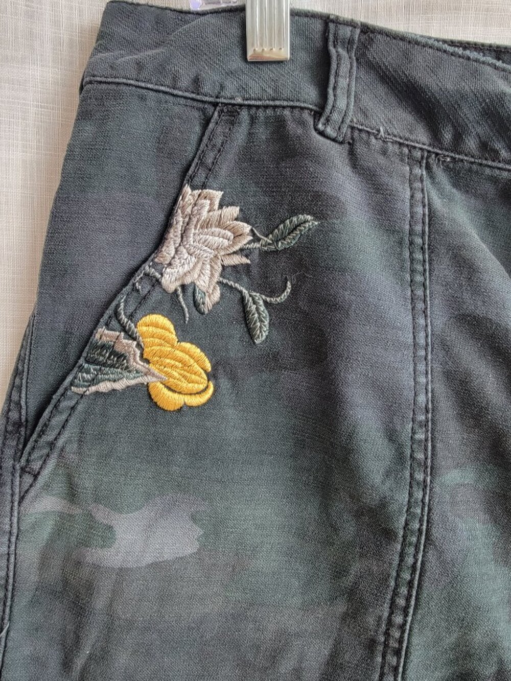 Free People Scout Camo Embroidered Utility Shorts Green Floral Frayed Hem - Picture 5 of 15